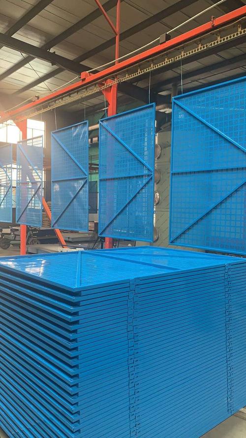 建筑爬架網 現代高空作業的安全屏障與效率之選